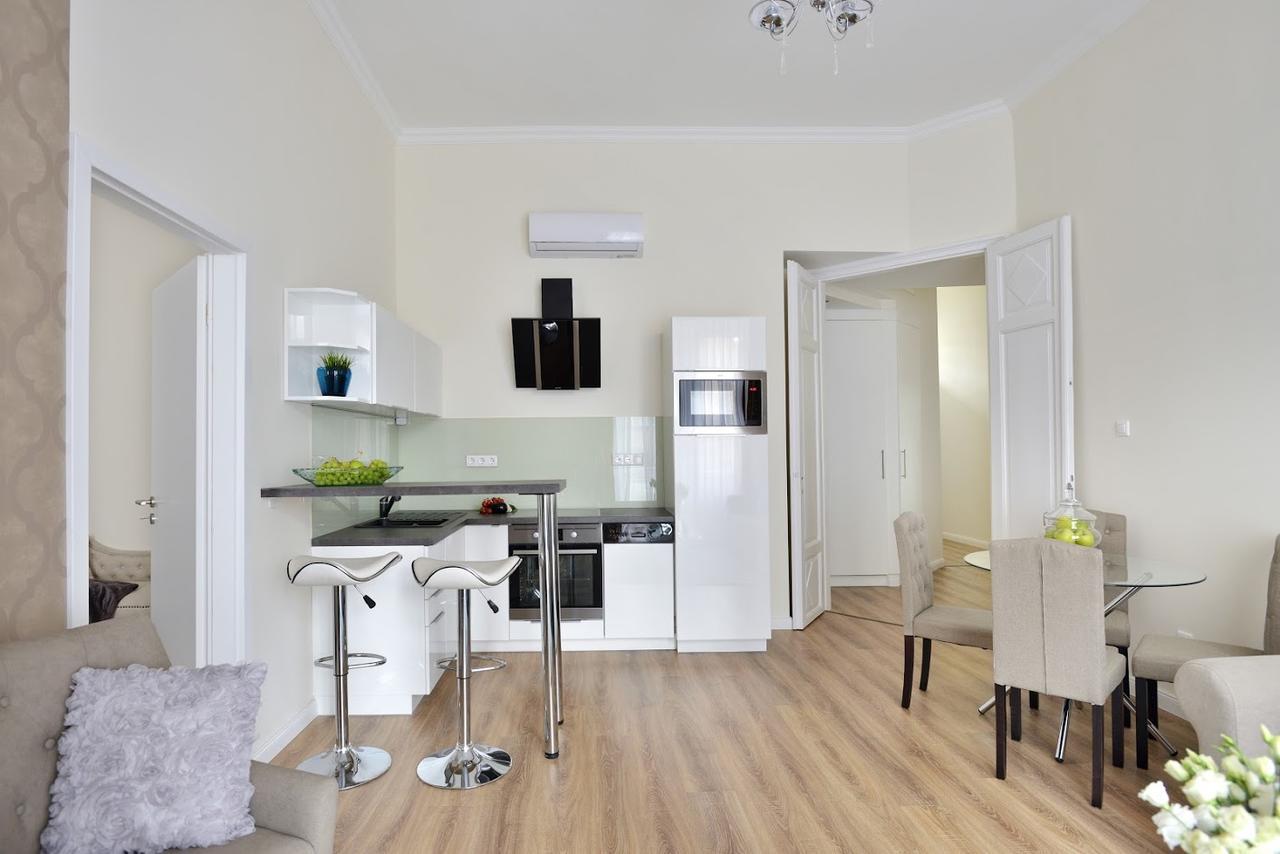 Julia Superior Apartment In The City Center. Βουδαπέστη Εξωτερικό φωτογραφία